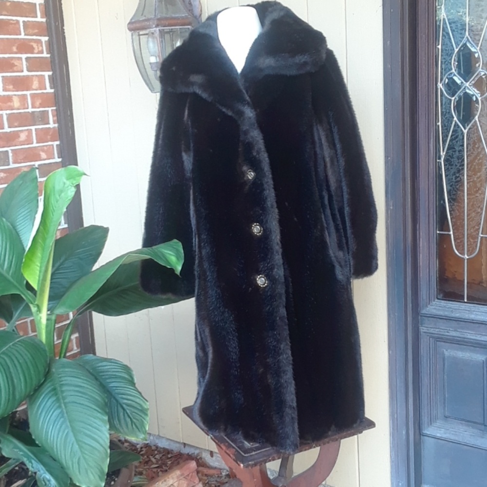 Luxurious Women's Black Faux Fur Long Coat